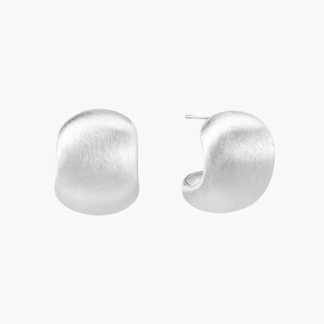 Effortless Elegance with Minimalist Stud Earrings