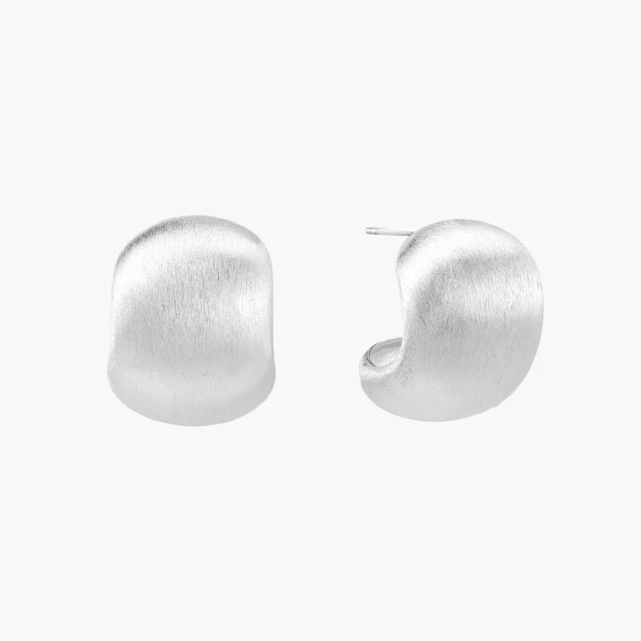 Effortless Elegance with Minimalist Stud Earrings