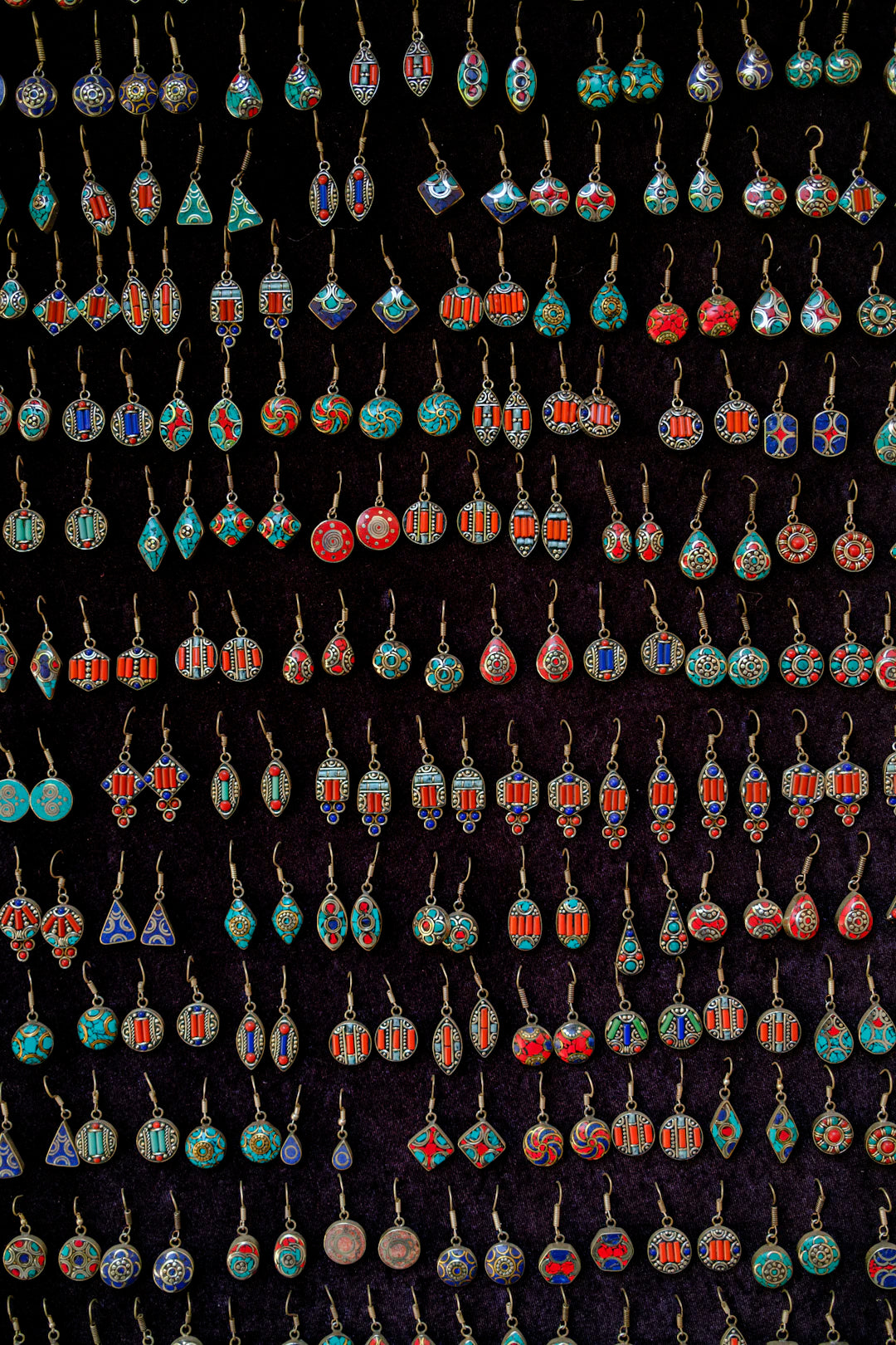Artisan Earrings for Individuality and Everyday Elegance
