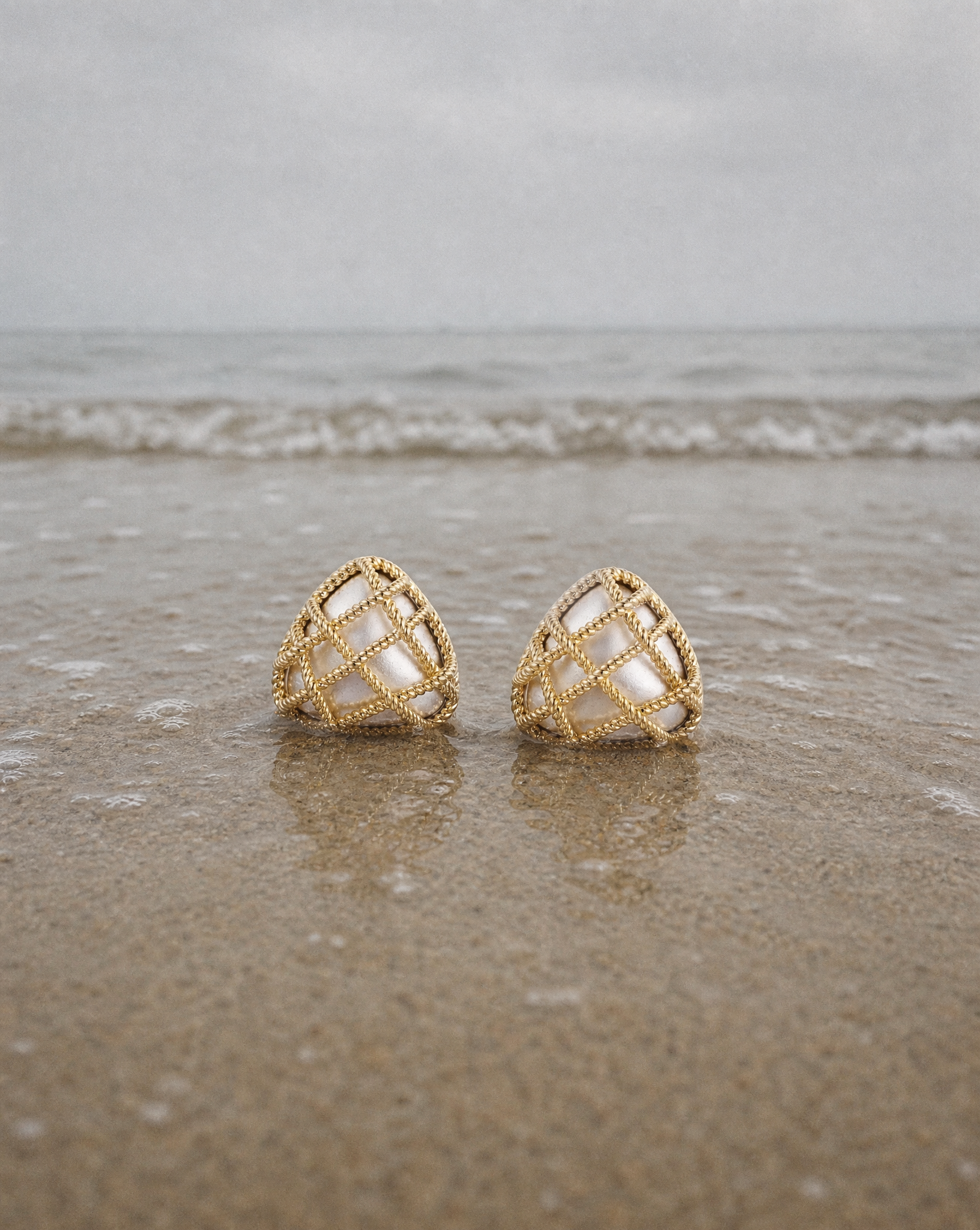 Twisted Lattice Studs