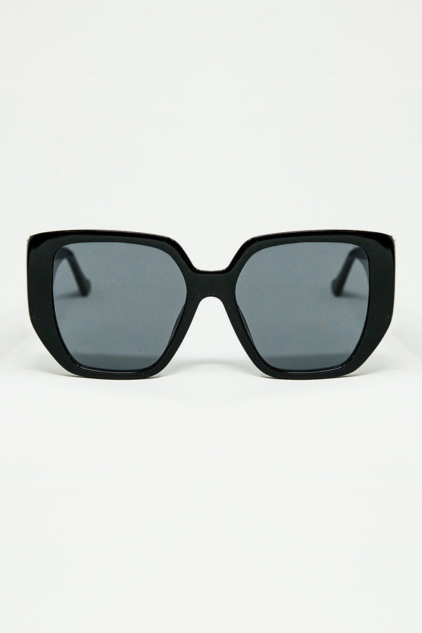Black Pin-Up Style Sunglasses With Geometric Design and Cat Eyes