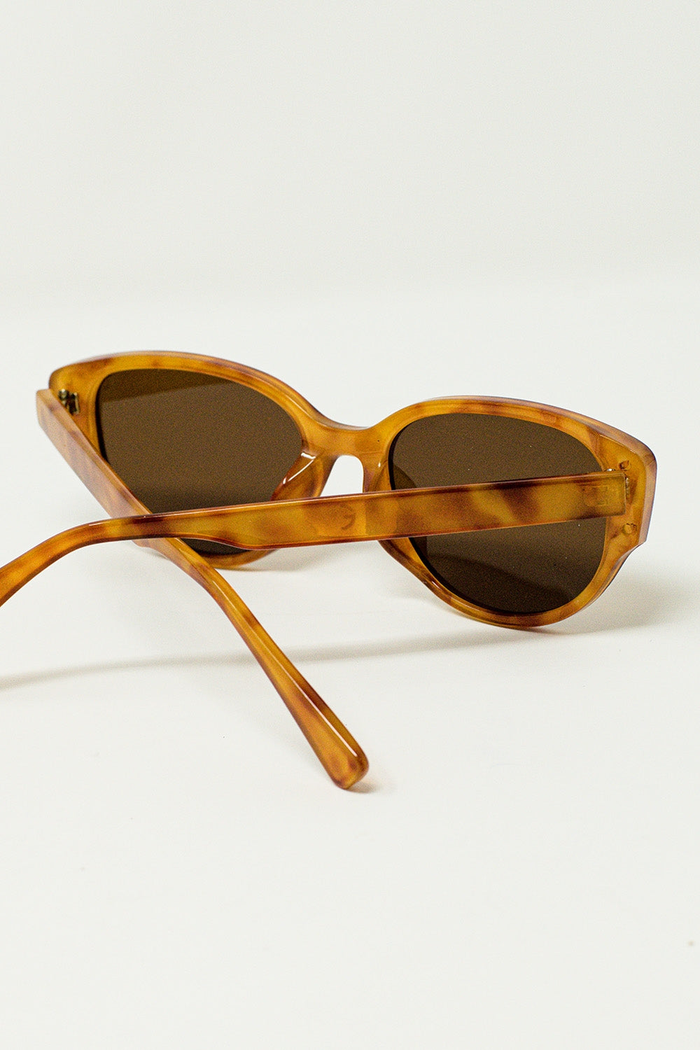 Oval Sunglasses in Light Yellowish Tortoise Shell-Love Your Beauty 